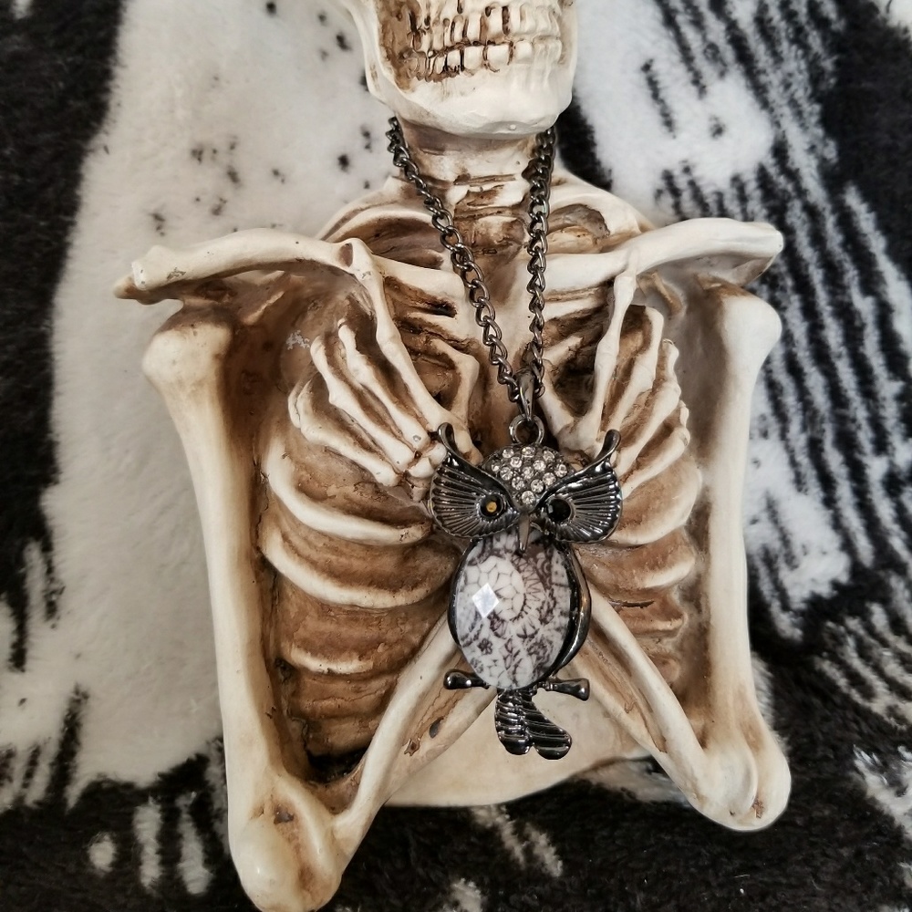 Owl black and white necklace